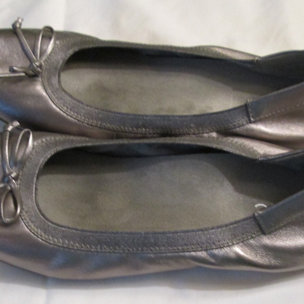 Vionic Ballet Flats. Size 10. Color Pewter - image 3